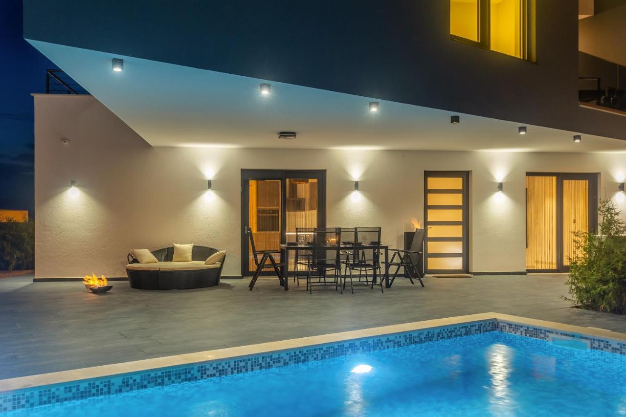 Luxury Apartment Noa Нивице Екстериор снимка