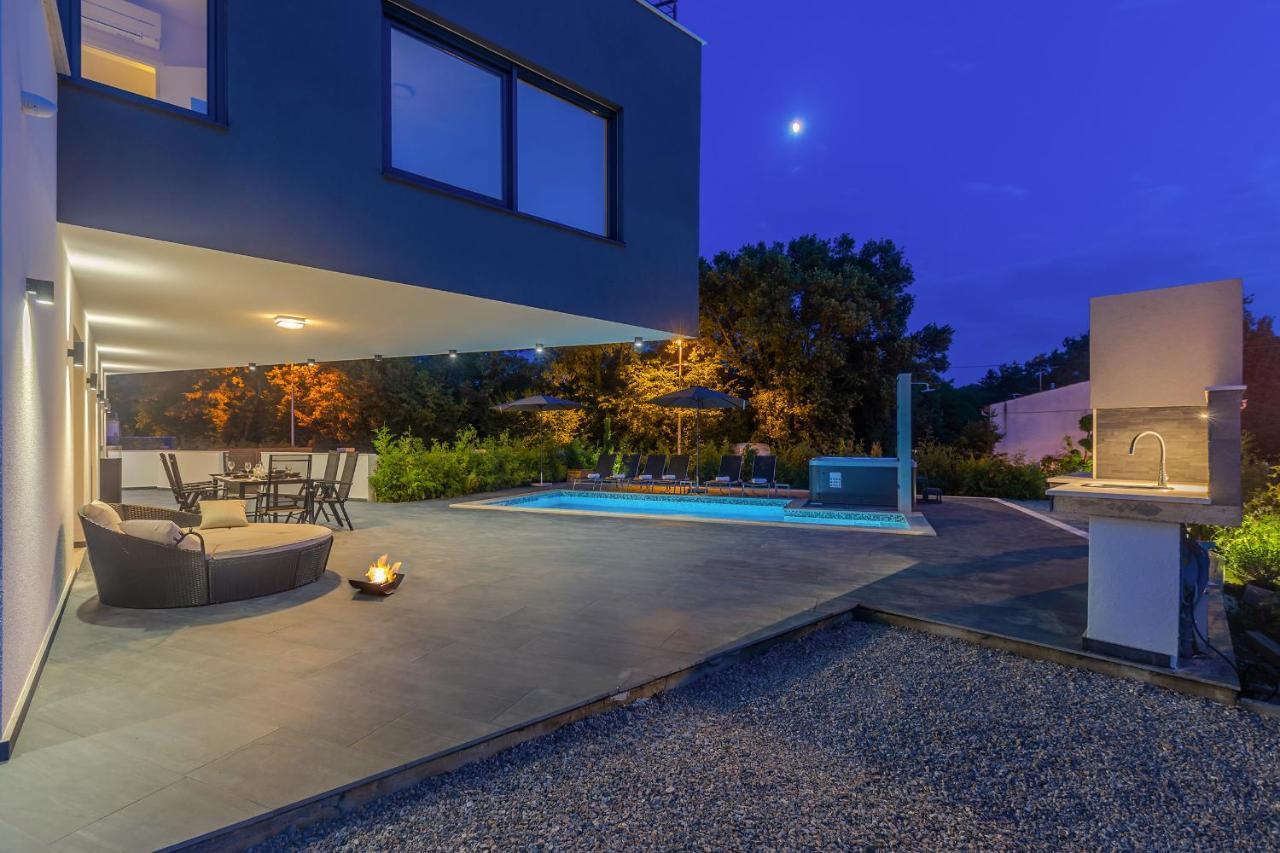 Luxury Apartment Noa Нивице Екстериор снимка
