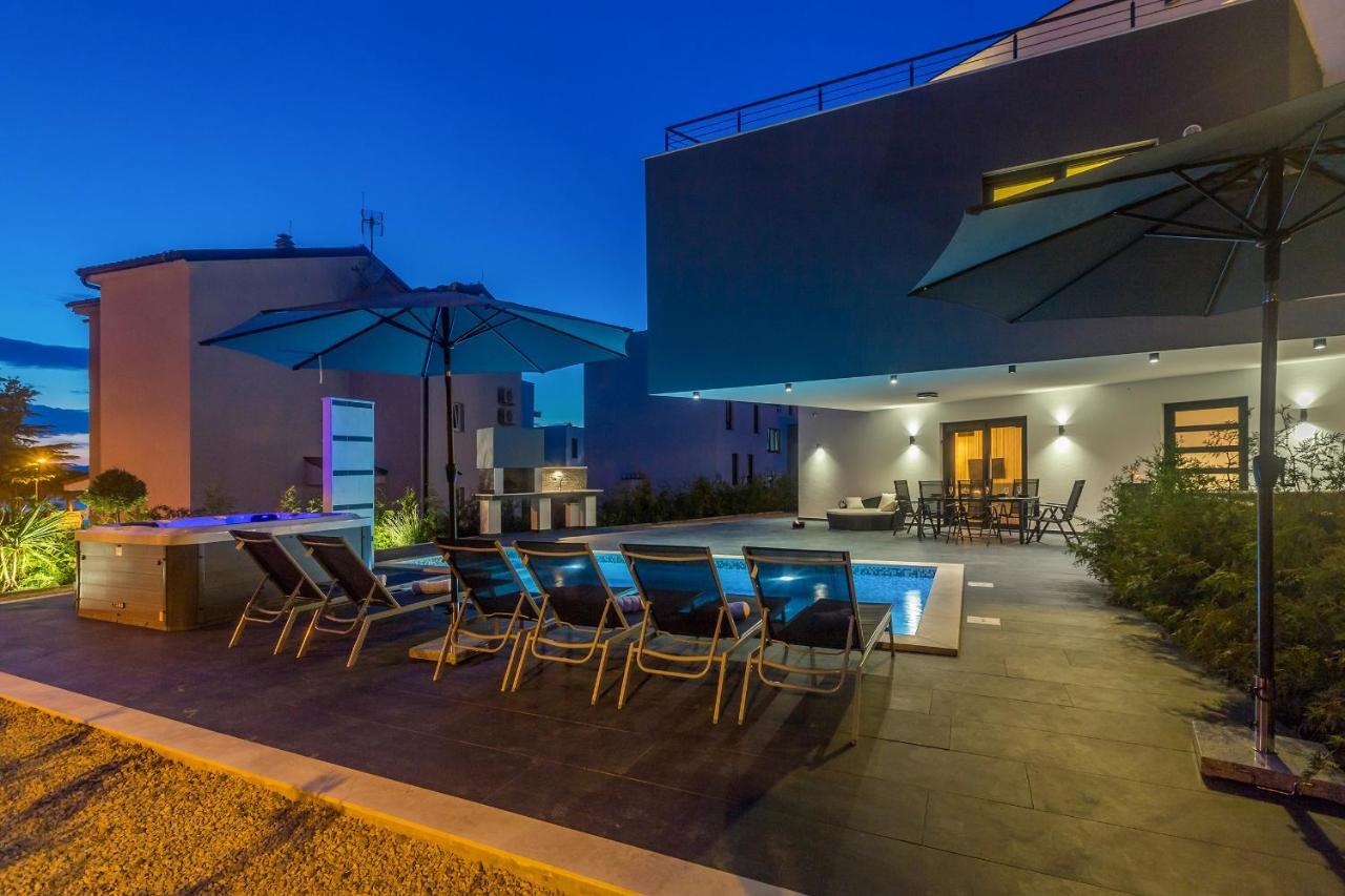 Luxury Apartment Noa Нивице Екстериор снимка