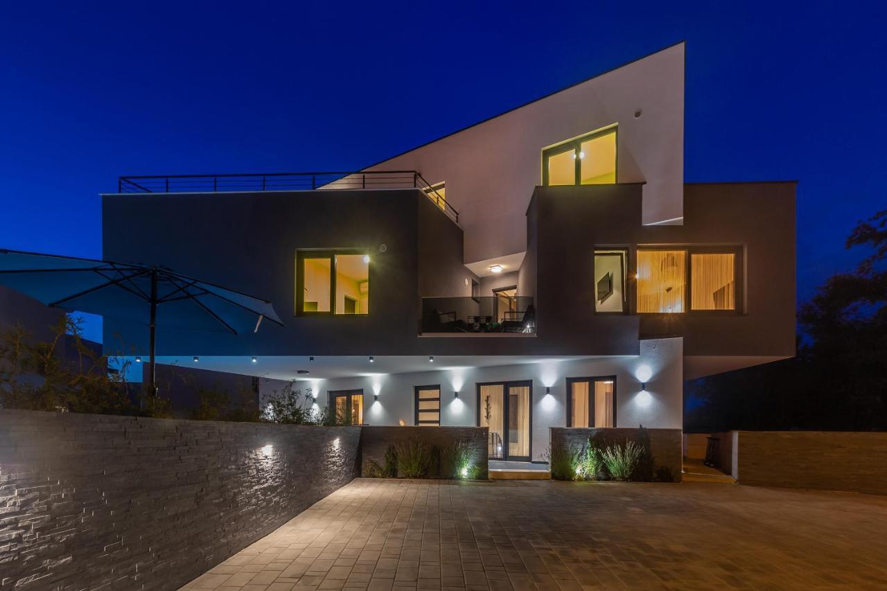 Luxury Apartment Noa Нивице Екстериор снимка