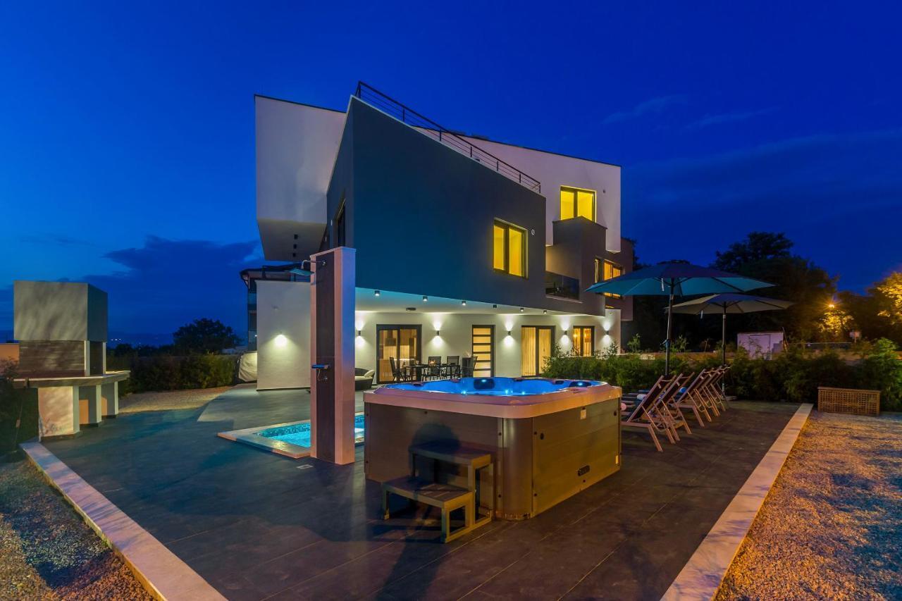 Luxury Apartment Noa Нивице Екстериор снимка