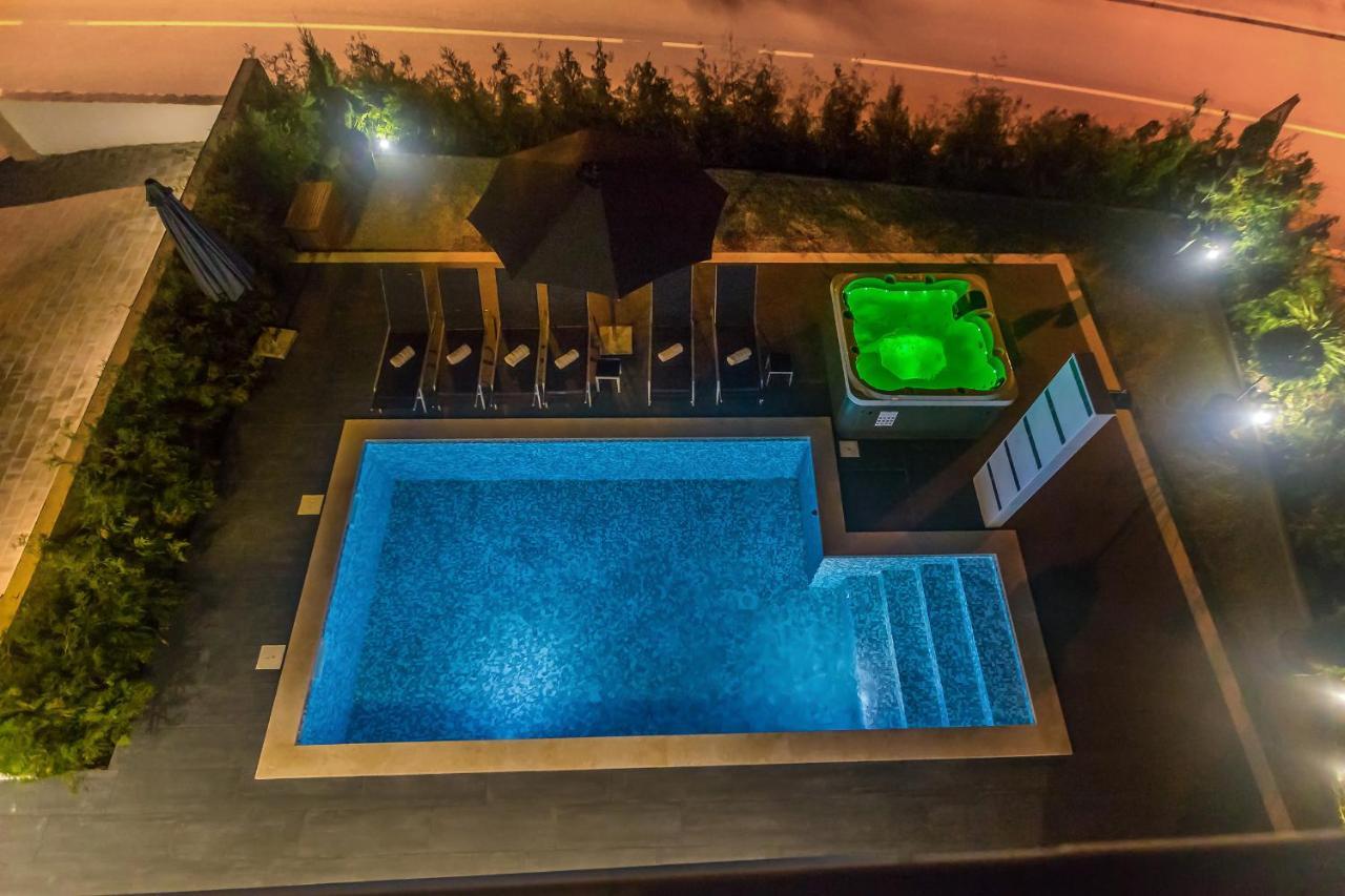 Luxury Apartment Noa Нивице Екстериор снимка