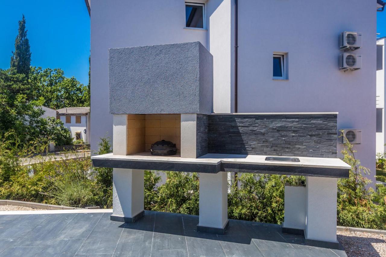 Luxury Apartment Noa Нивице Екстериор снимка