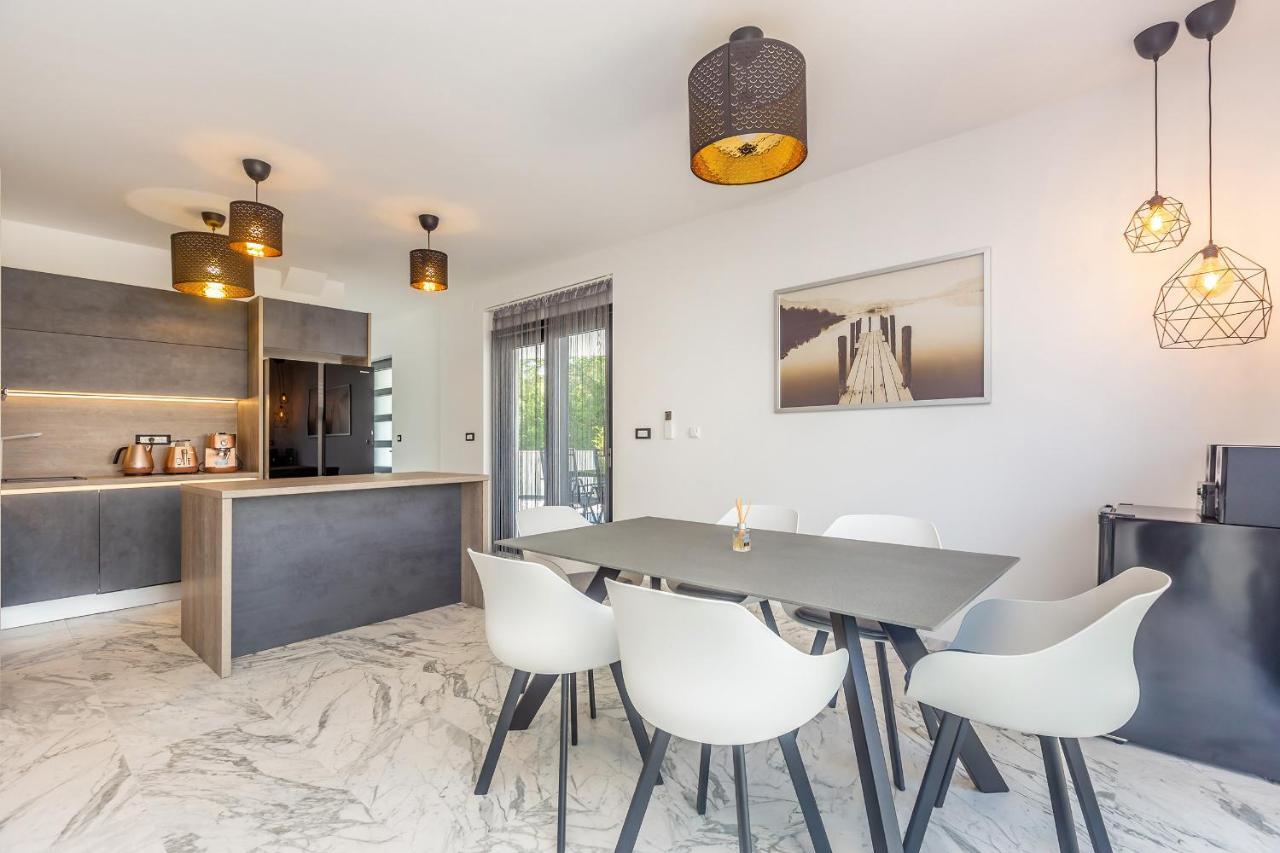 Luxury Apartment Noa Нивице Екстериор снимка