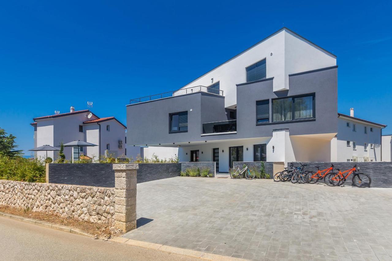 Luxury Apartment Noa Нивице Екстериор снимка