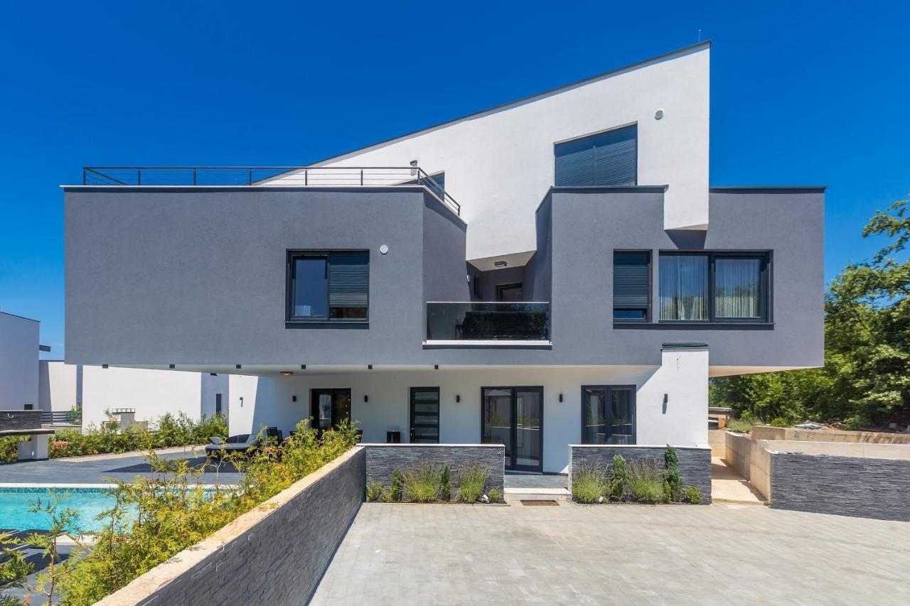 Luxury Apartment Noa Нивице Екстериор снимка